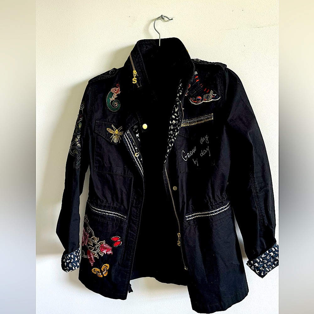 Desigual Coat 🧥 with vest and hidden hood, S/M